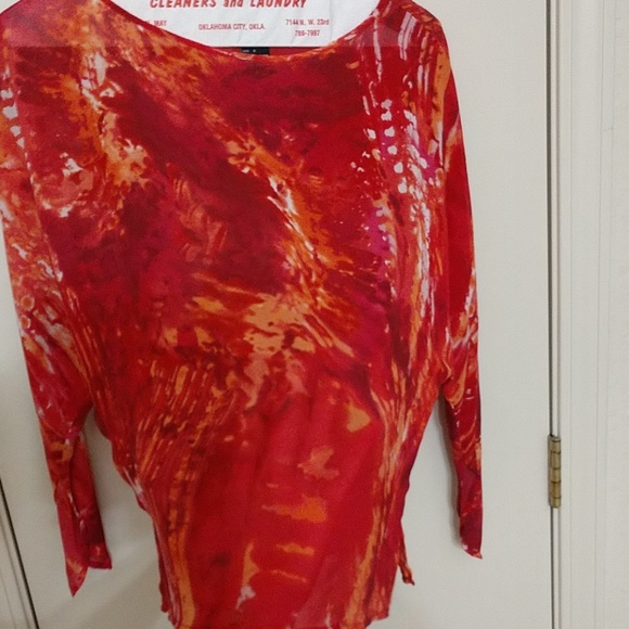 Red top - Picture 2 of 2